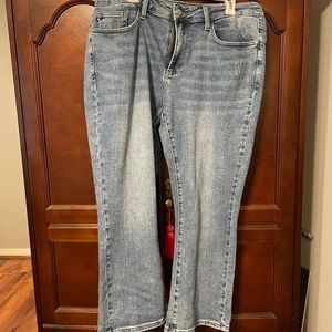 Judy blue cropped boot cut jeans. Size 18 w